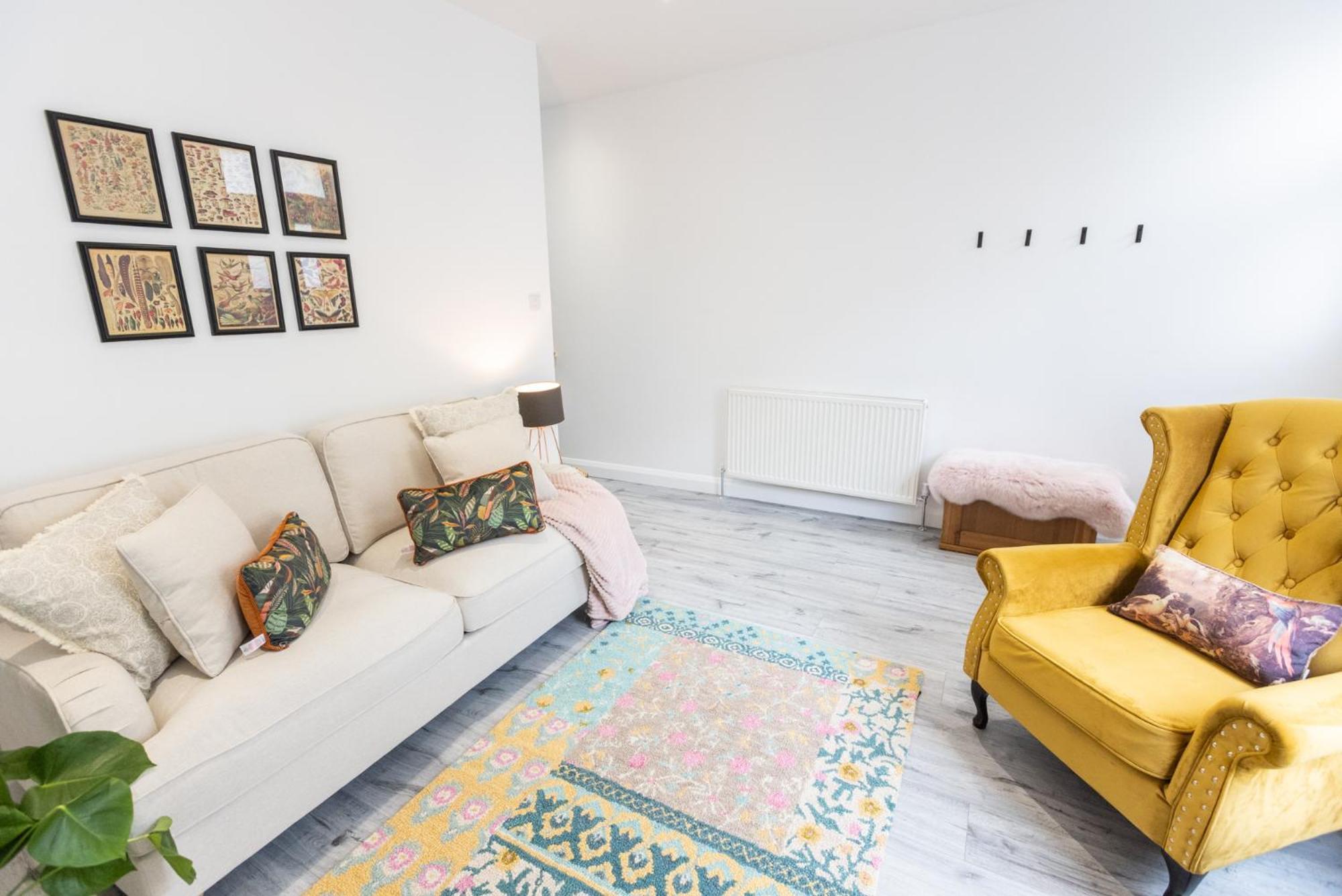 Ferienhaus Haven - Stylish, Cosy, Canal Side, Pet Friendly *