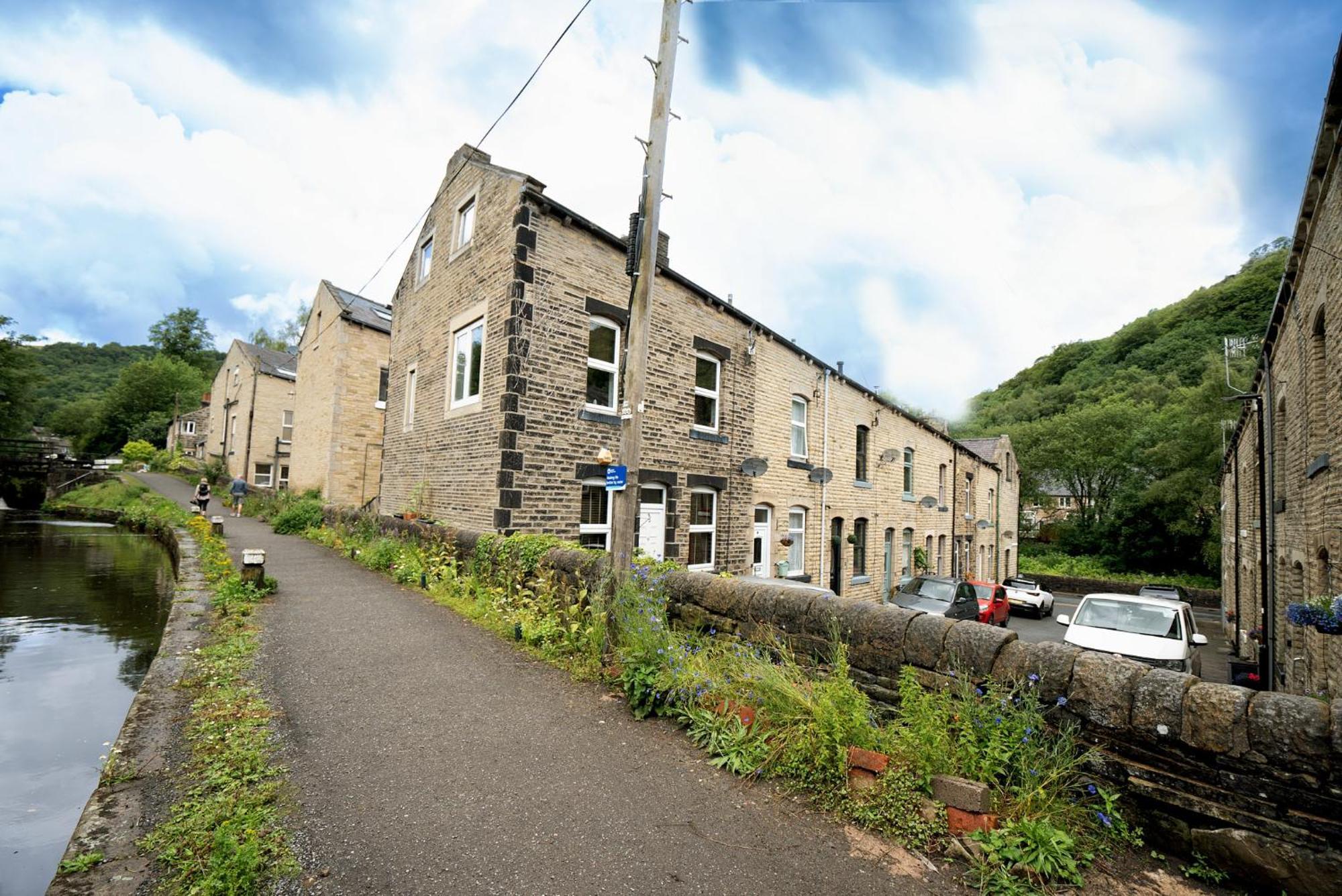 Haven - Stylish, Cosy, Canal Side, Pet Friendly Hebden Bridge