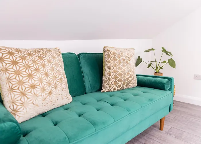 Hebden Bridge Haven - Stylish, Cosy, Canal Side, Pet Friendly