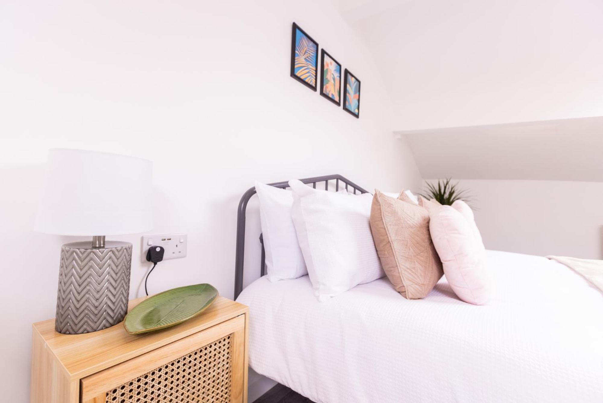 Holiday home Haven - Stylish, Cosy, Canal Side, Pet Friendly Hebden Bridge