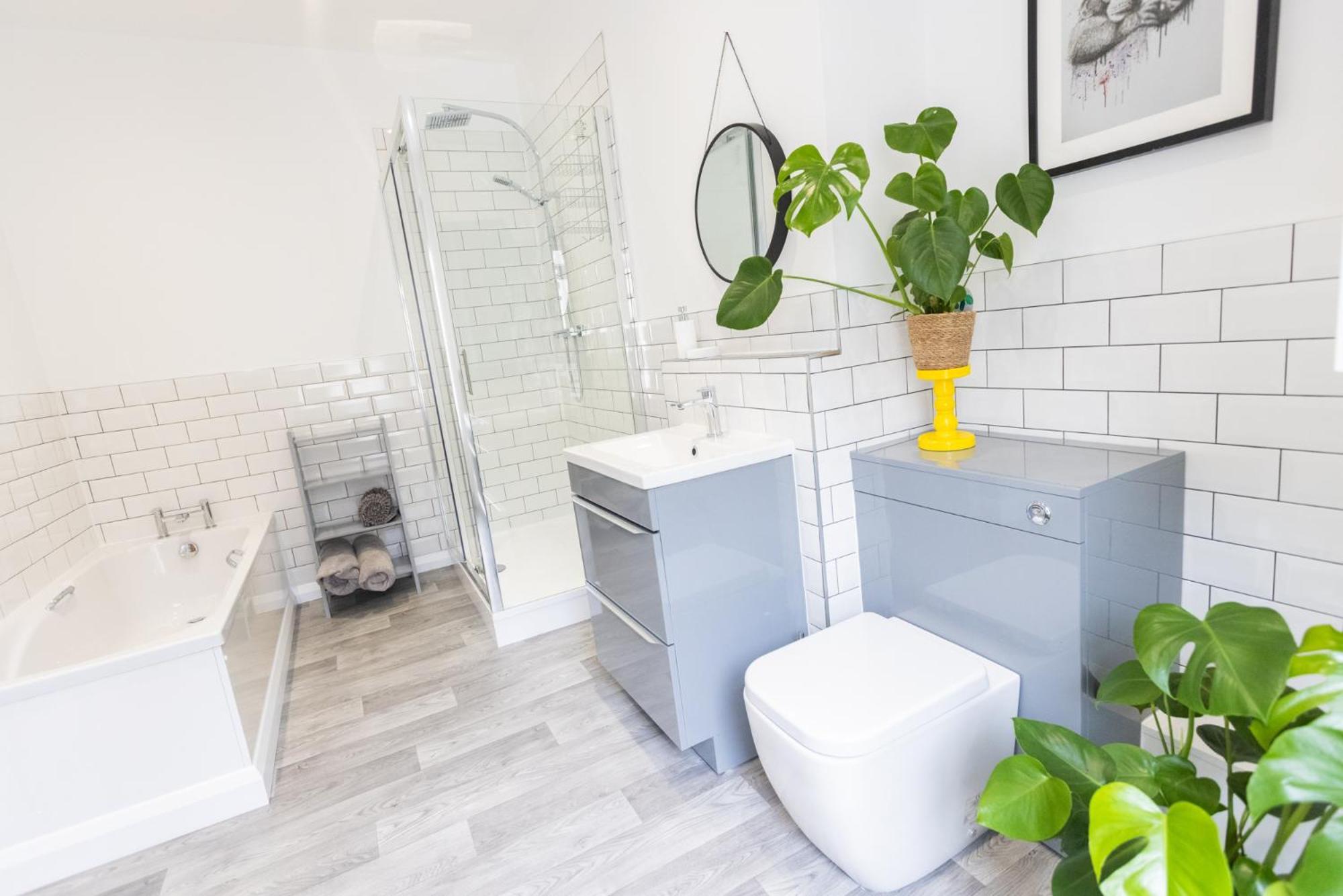 Haven - Stylish, Cosy, Canal Side, Pet Friendly Holiday home *