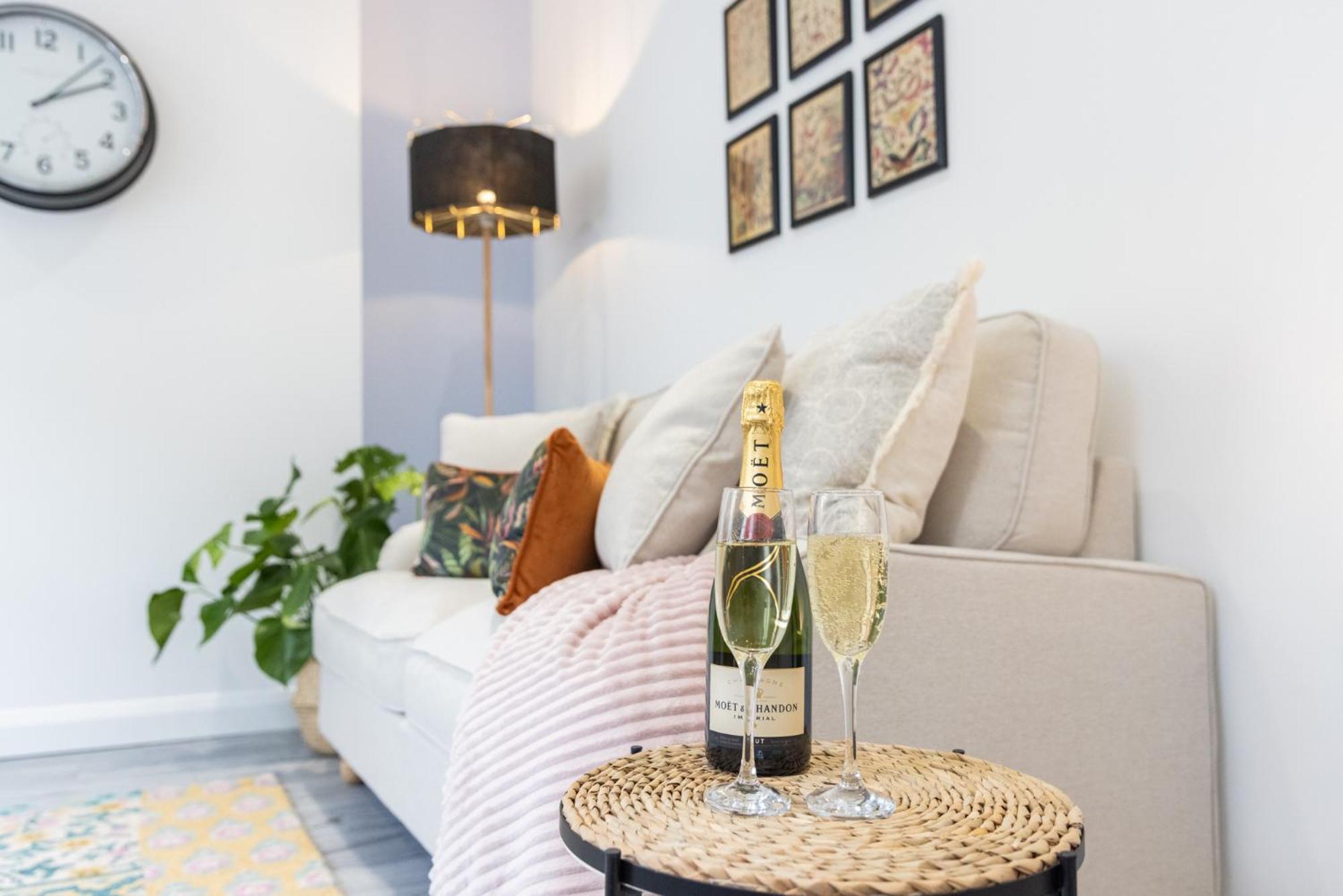 Holiday home Haven - Stylish, Cosy, Canal Side, Pet Friendly